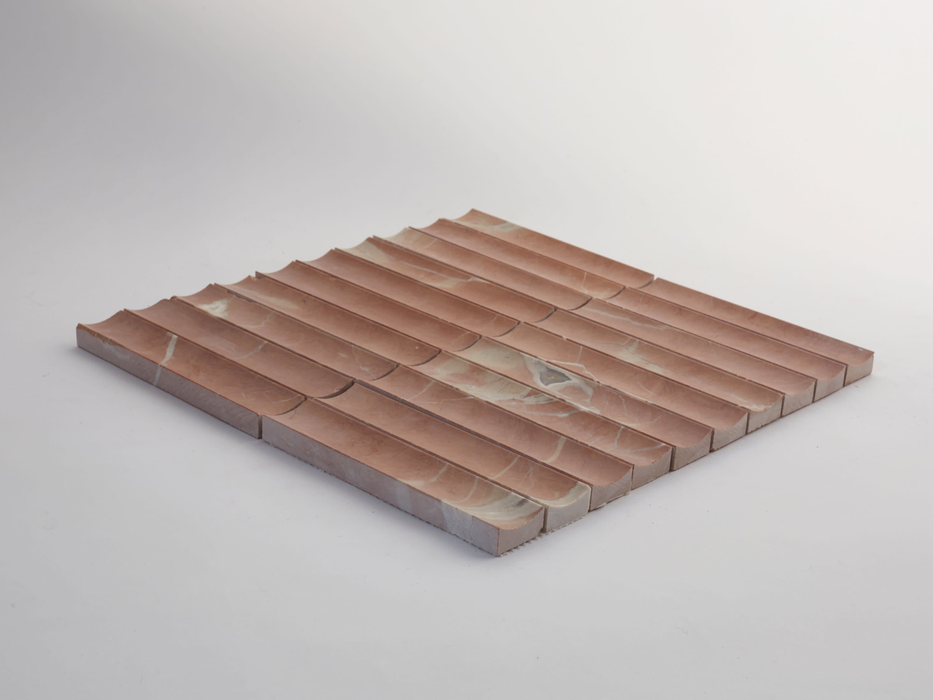 fluted 3d-tile | red marble | etui petit lapidary | clé