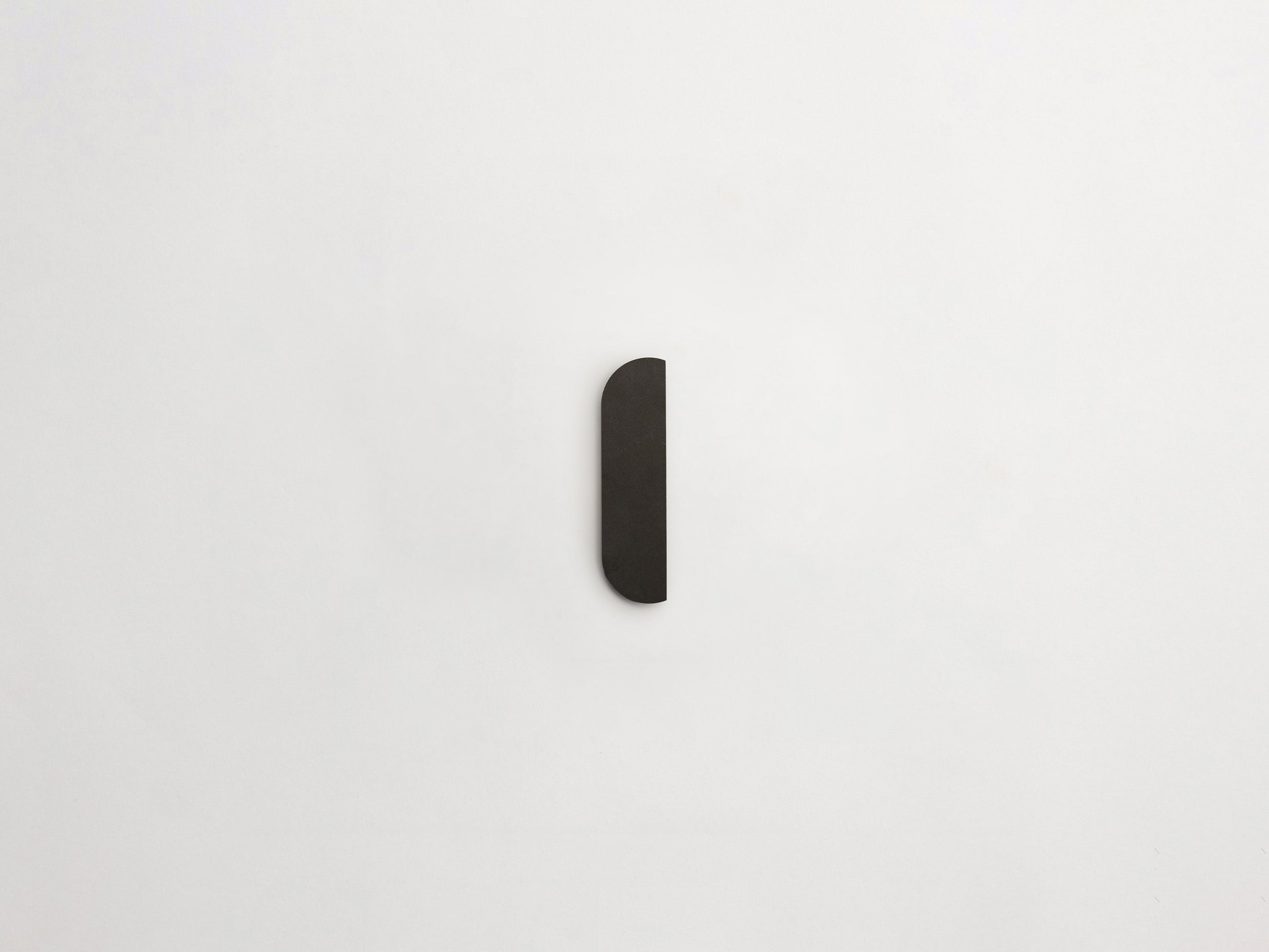 CC0060-cle-tile-cristina-celestino-stone-filato-pill-warm-black-3000x2250-300dpi.jpg