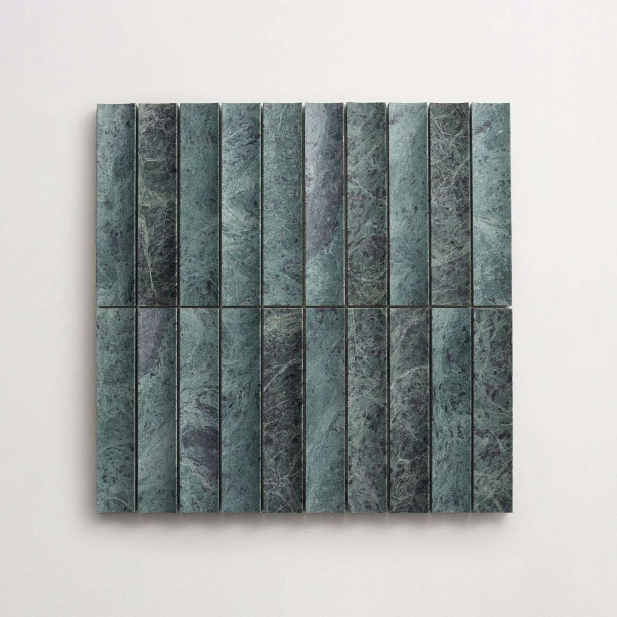 fluted 3d-tile | green marble | etui petit lapidary | clé