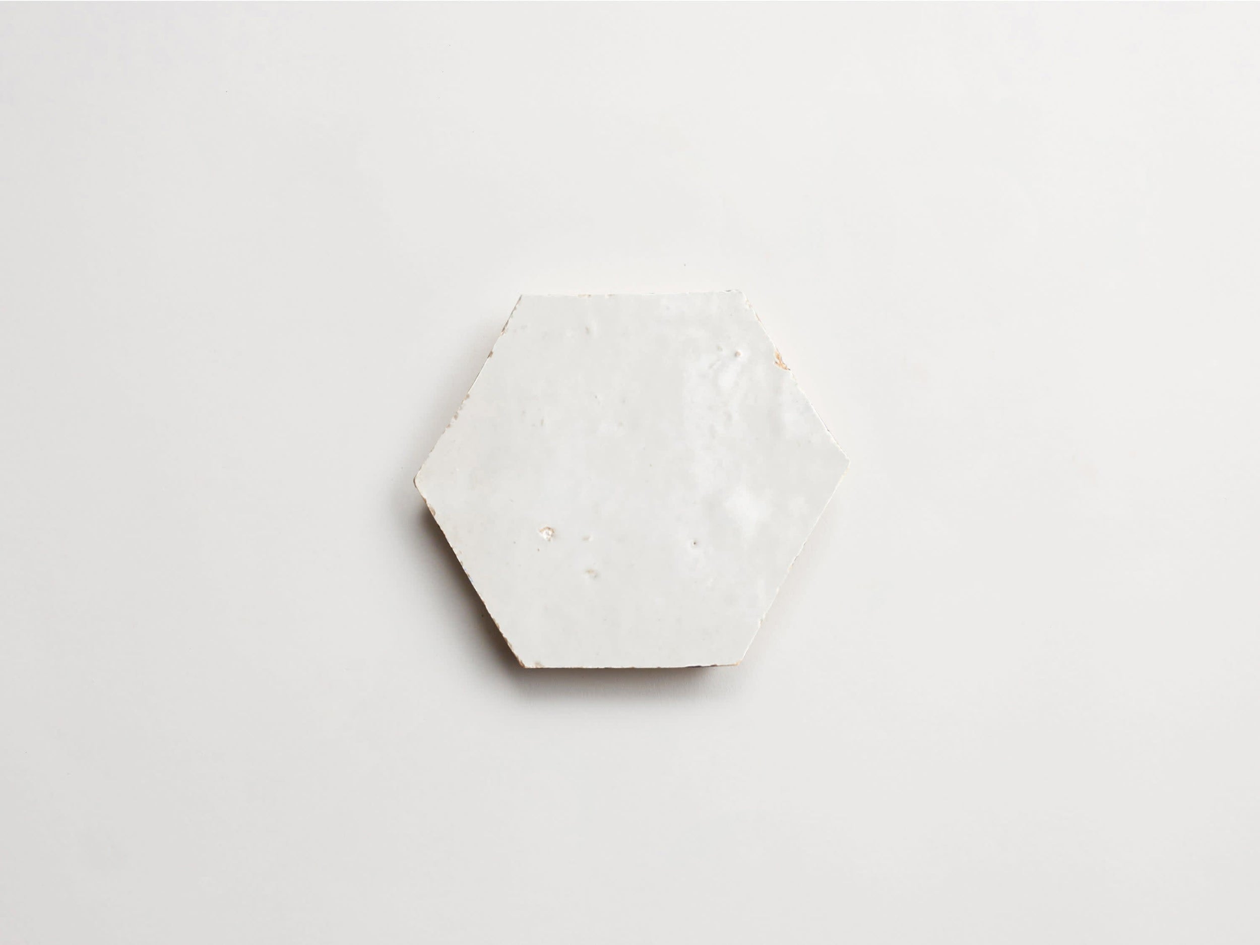cle_tile_zellige_weatheredwhite_Hex_single_overhead_3000x2250-LO-1121.jpg