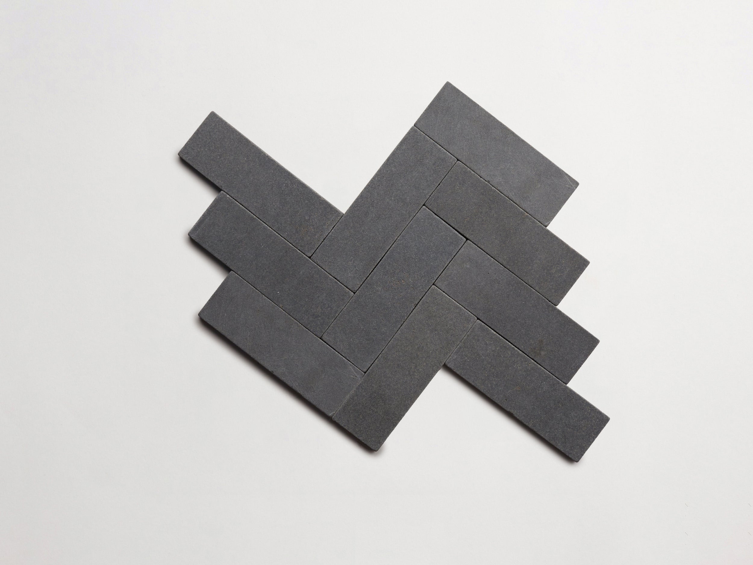 baguette-herringbone-warm-black.jpg
