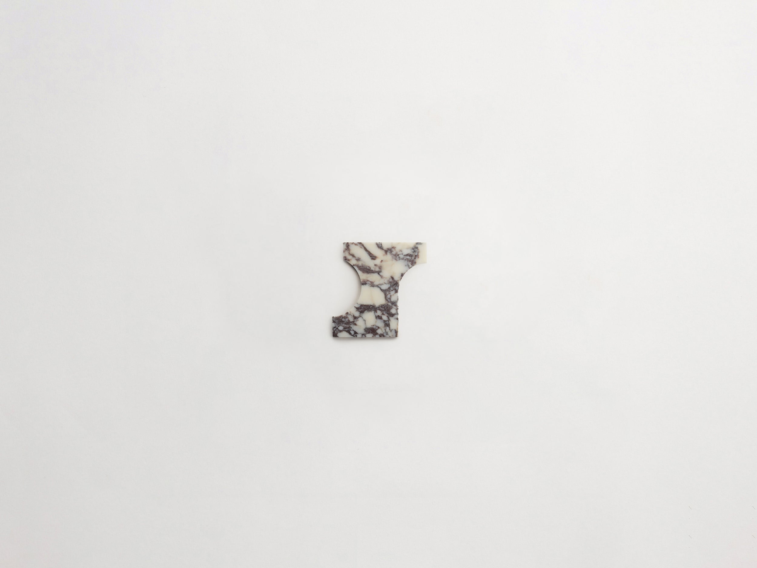 CC0062R-cle-tile-cristina-celestino-stone-filato-Z-left-calacatta-viola-3000x2250-300dpi.jpg